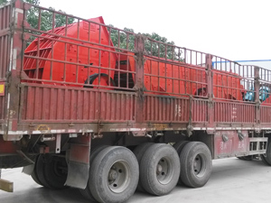 單段破碎機發貨現場